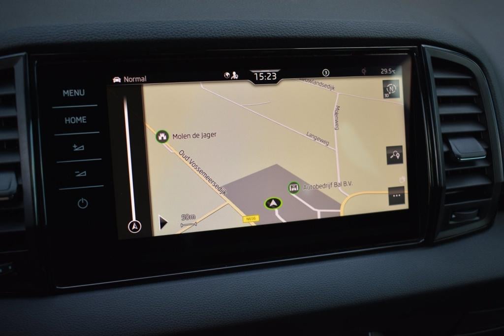 Skoda Karoq 1.5 tsi act sportline | trekhaak | steel grey | adaptieve cruis