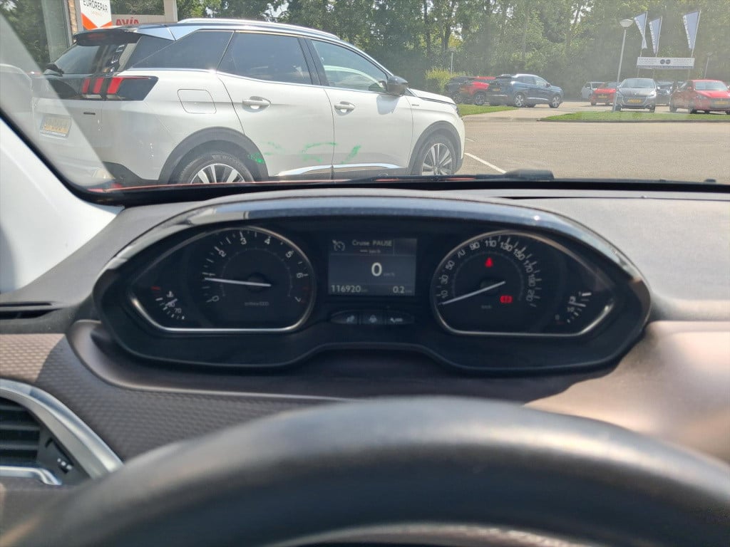 Peugeot 2008 1.2 puretech 130pk s&s allure navigatie | cruise & climate con