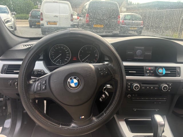 BMW 3-serie Touring 318i Business nieuwe motor M pakket Automaat