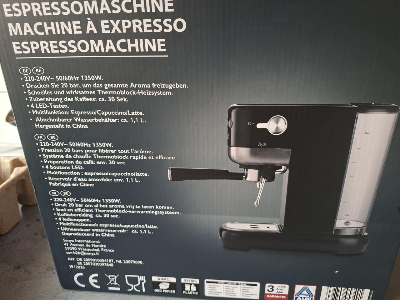 Espresso machine 4 x gebruikt geheel compleet met doos.