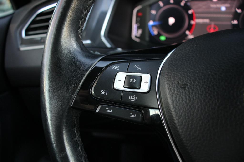 Volkswagen Tiguan Allspace 1.5 tsi highline r-line 7p. pano | acc | el.trek