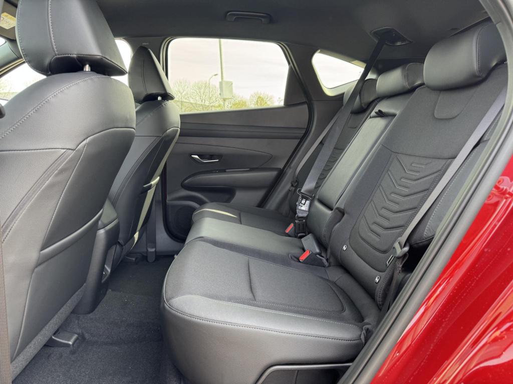 Hyundai Tucson 1.6 t-gdi phev pure edition