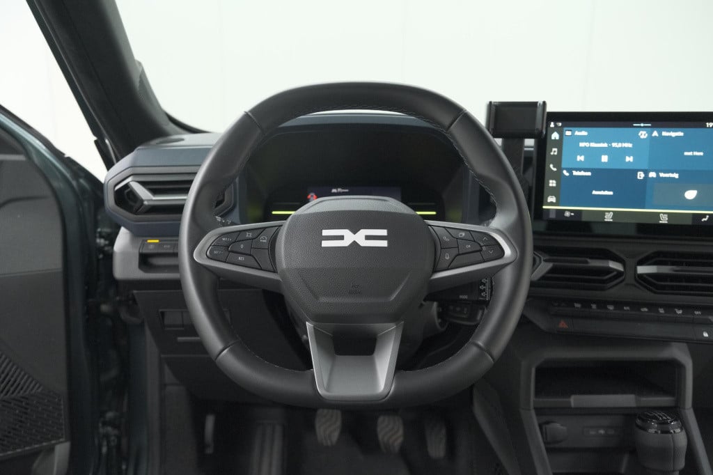 Dacia Duster mild hybrid 130 expression | camera | stoelverwarming | apple 