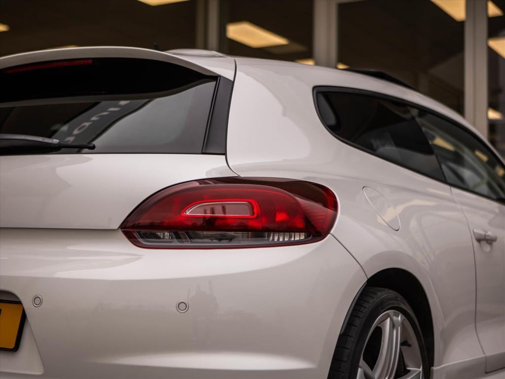 Volkswagen Scirocco 2.0 tsi 265 pk r | kuipstoel | dyna-audio | panoramadak