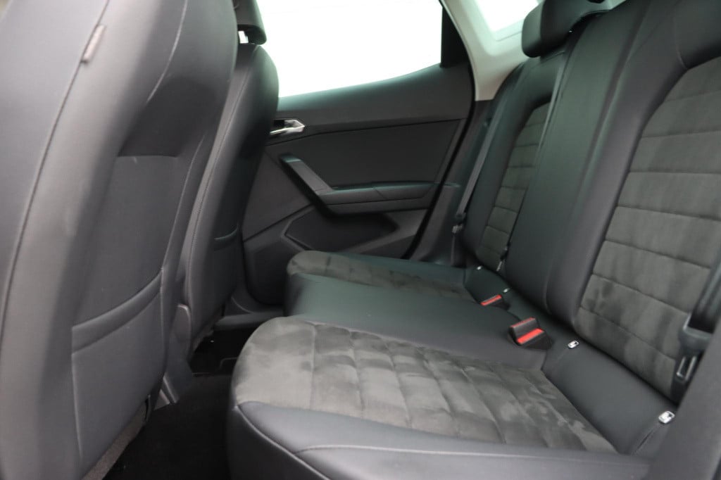Seat Arona 1.0 tsi style business intense beats 95pk