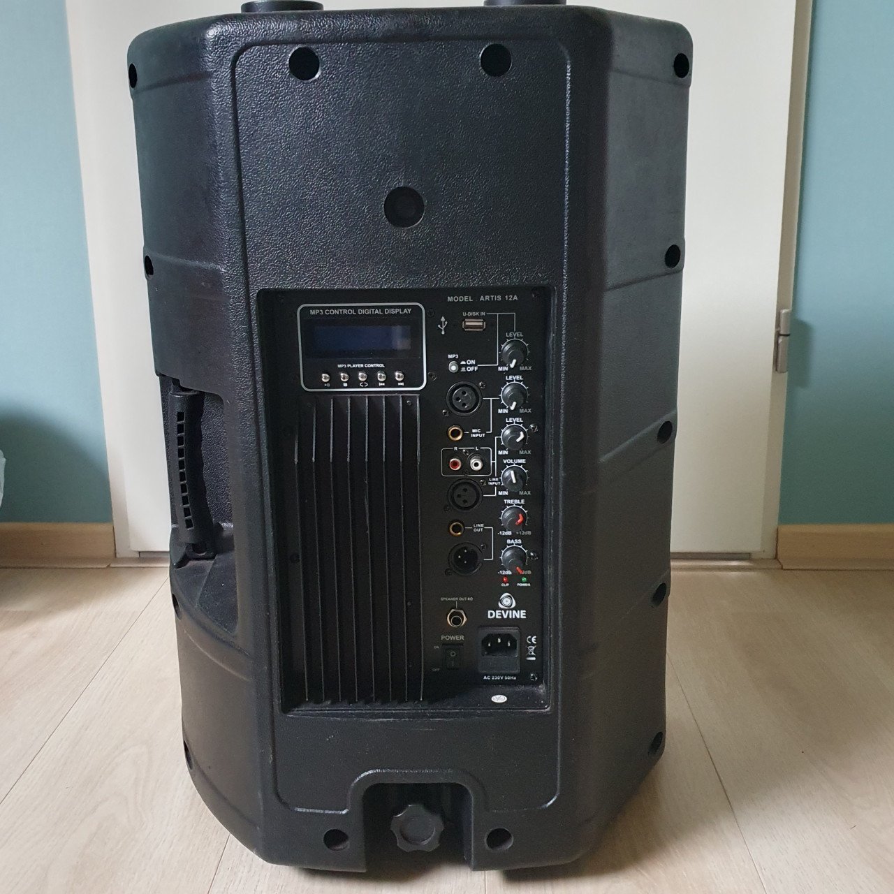 Devine box Artis12a