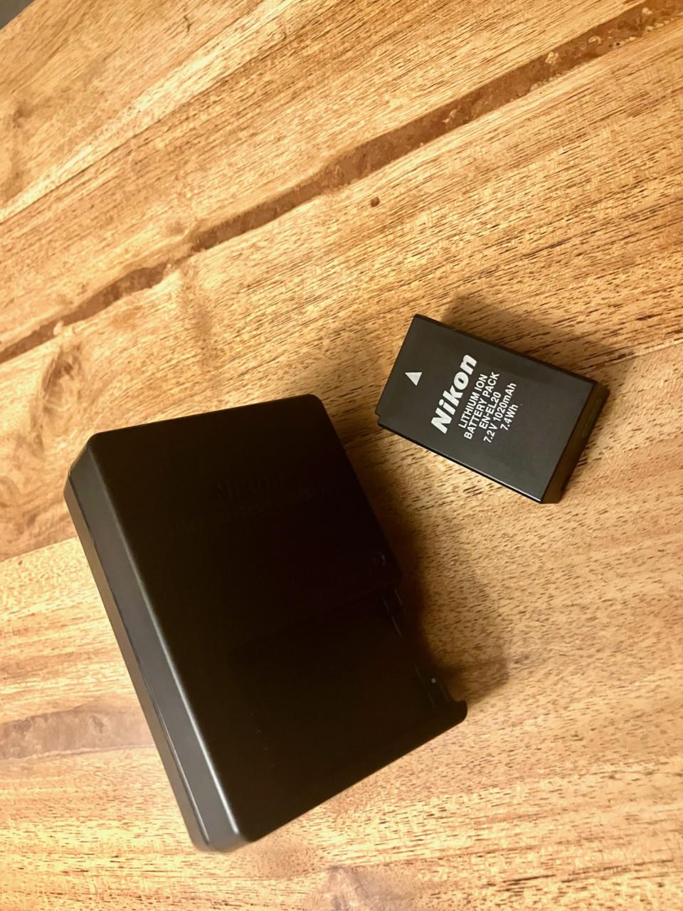 Nikon 1 J3 systeemcamera, complete set met twee lenzen