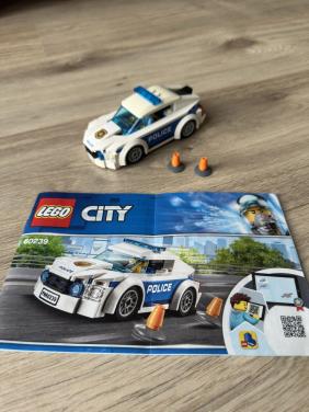 Lego City politiewagen 60239
