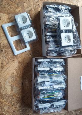 Gira system 55 dubbele wcd, dubbel inbouw stopcontact 13x