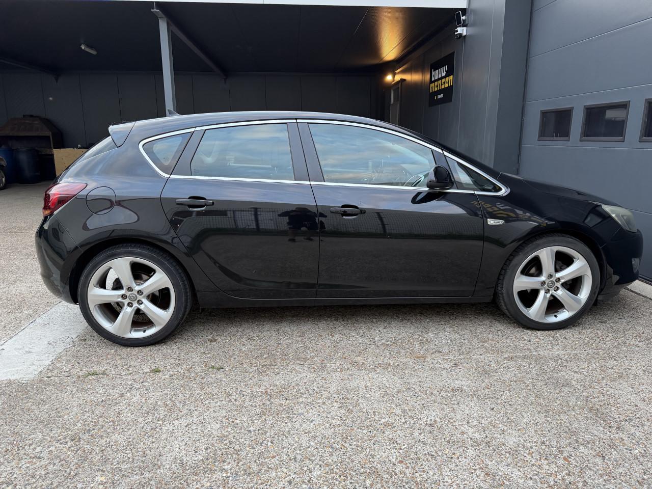Opel Astra 1.6 16V Sport 5DRS 2010 Zwart Airco Apk Nap Navi