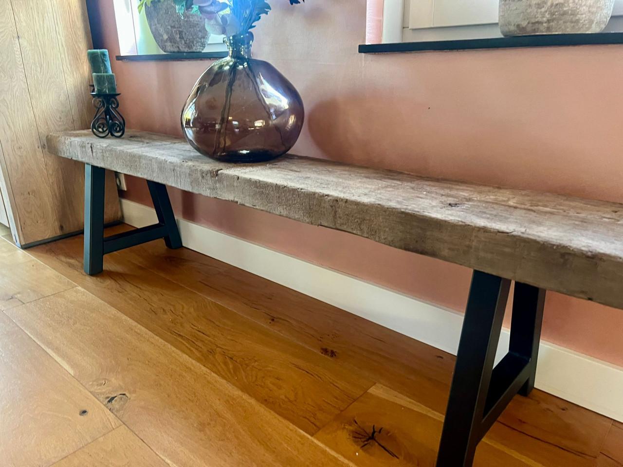 Kloosterhouten TV-/decoratiemeubel