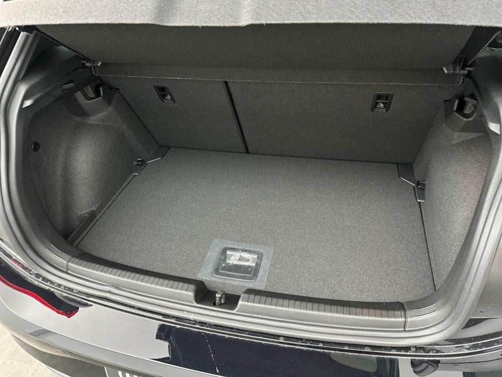 Volkswagen Polo r-line-edition 1.0 70 kw / 95 pk tsi hatchback 5 v