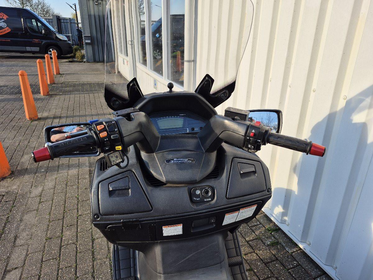 Suzuki Burgman 650 Executive uit 2007