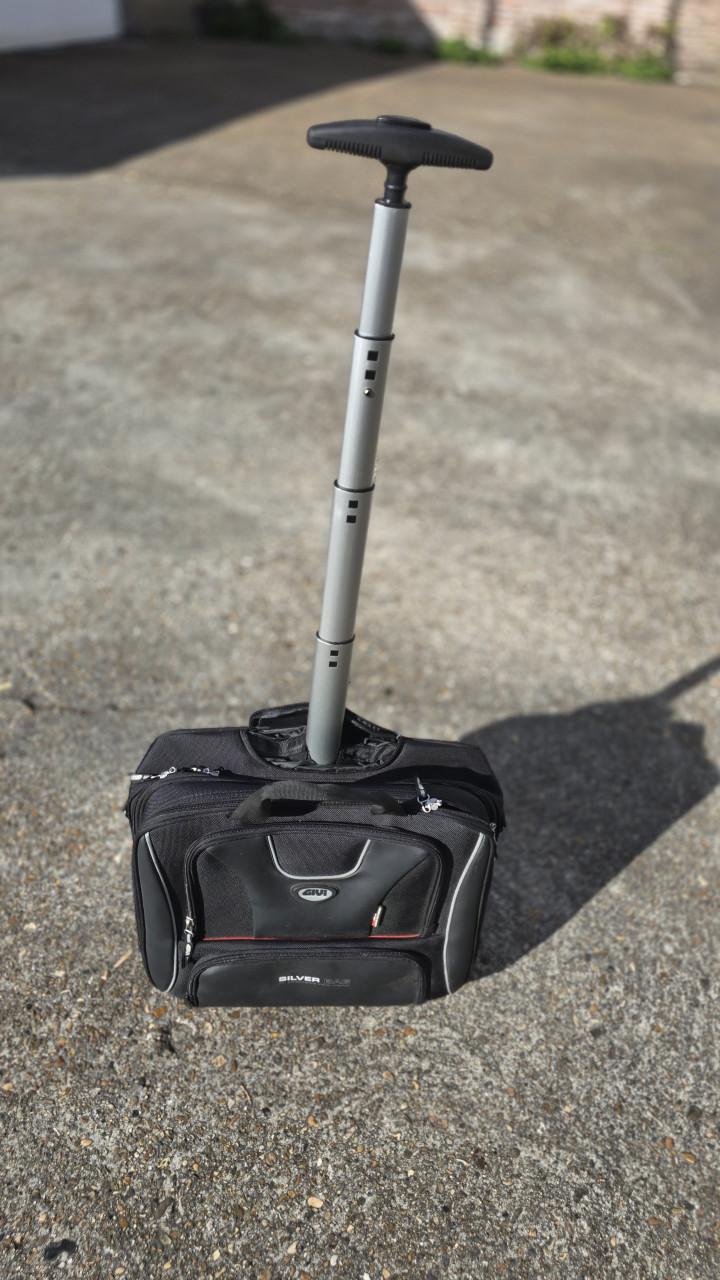 Givi scooter/ motor trolley laptoptas