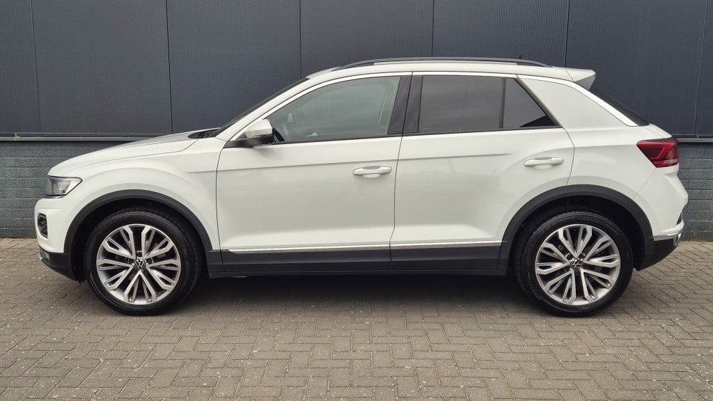 Volkswagen T-roc 1.5 tsi sport r *navi*camera*virtual*acc*blind-spot*clima*