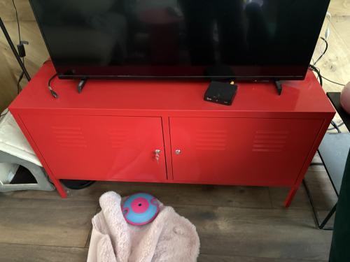 Tv meubel rood locker