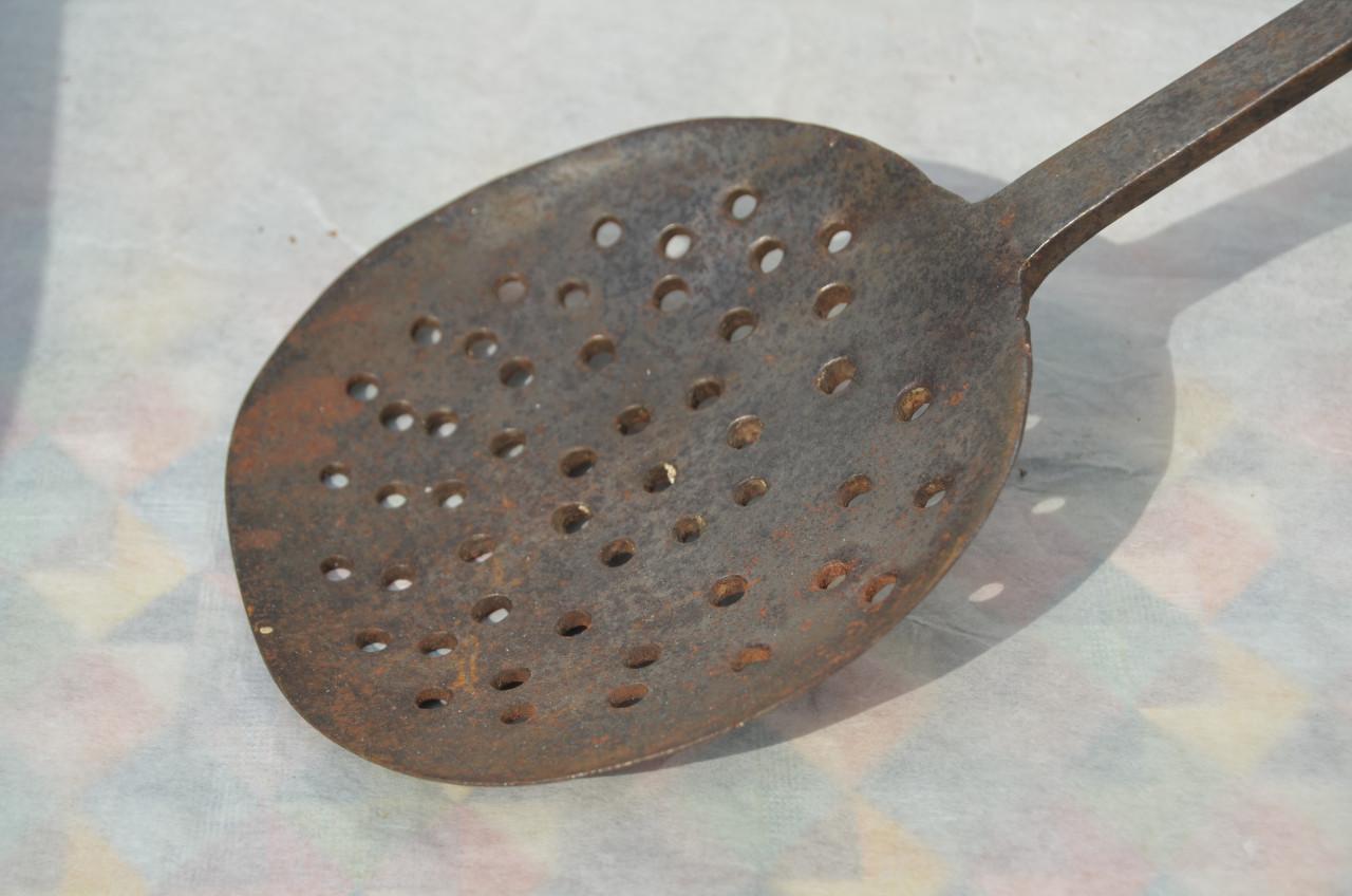 2 Smeedijzeren scheppen 19e eeuw Vuurschep Schuimspaan