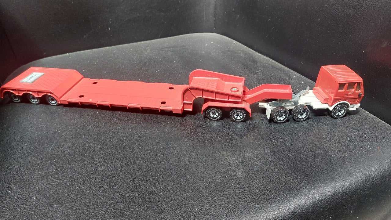 6 miniatuur vrachtauto's
