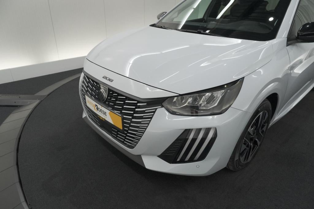 Peugeot 208 1.2 hybrid 110 e-dcs6 allure | climate control | apple carplay 