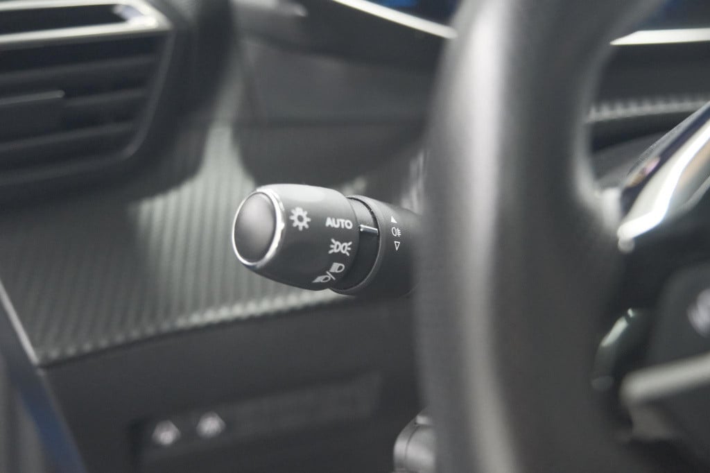 Peugeot 208 puretech 130 gt-line eat8 | camera | panoramadak | adaptieve cr