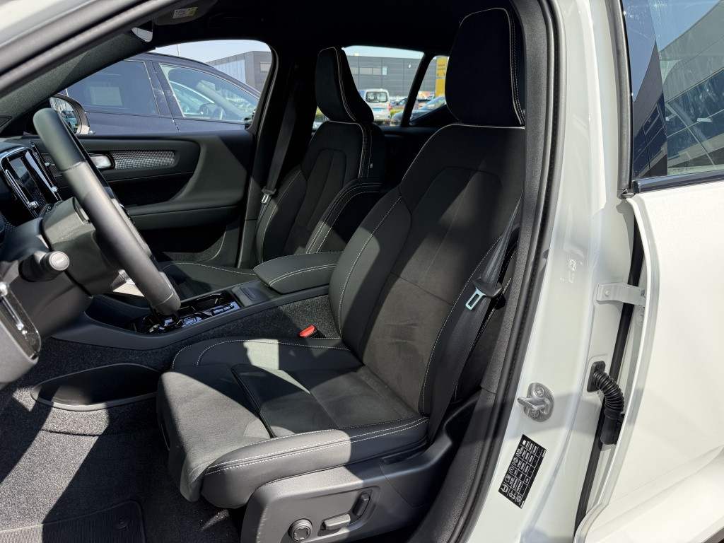 Volvo XC40 b4 197pk plus dark| 360camera| adap.cruise| elek.stoelen