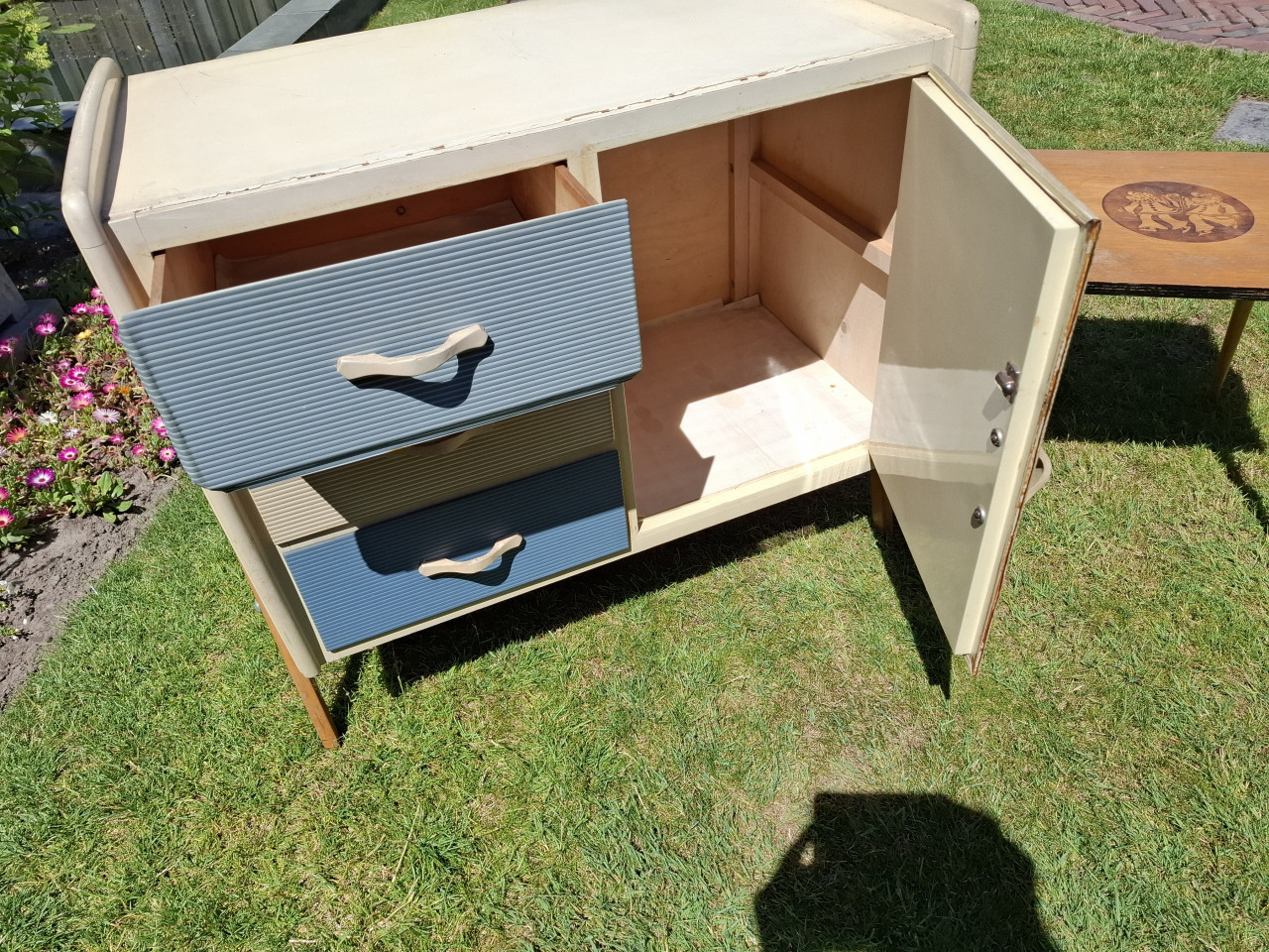 Vintage commode