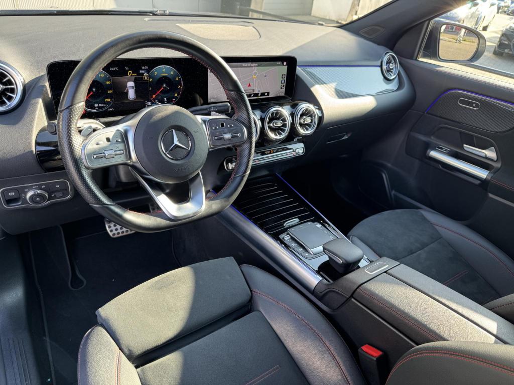 Mercedes-Benz Gla-klasse 180 amg line nl-auto, trekhaak afneembaar np. €60.