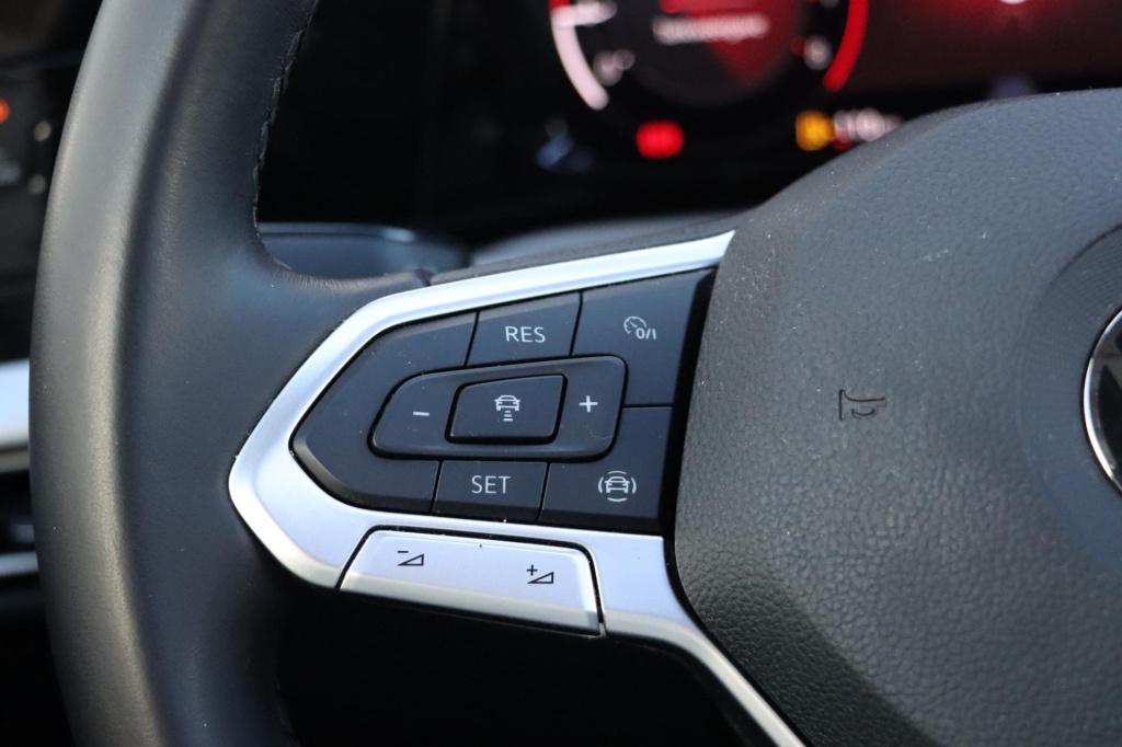 Volkswagen Golf 1.0 tsi life 110pk l panoramadak