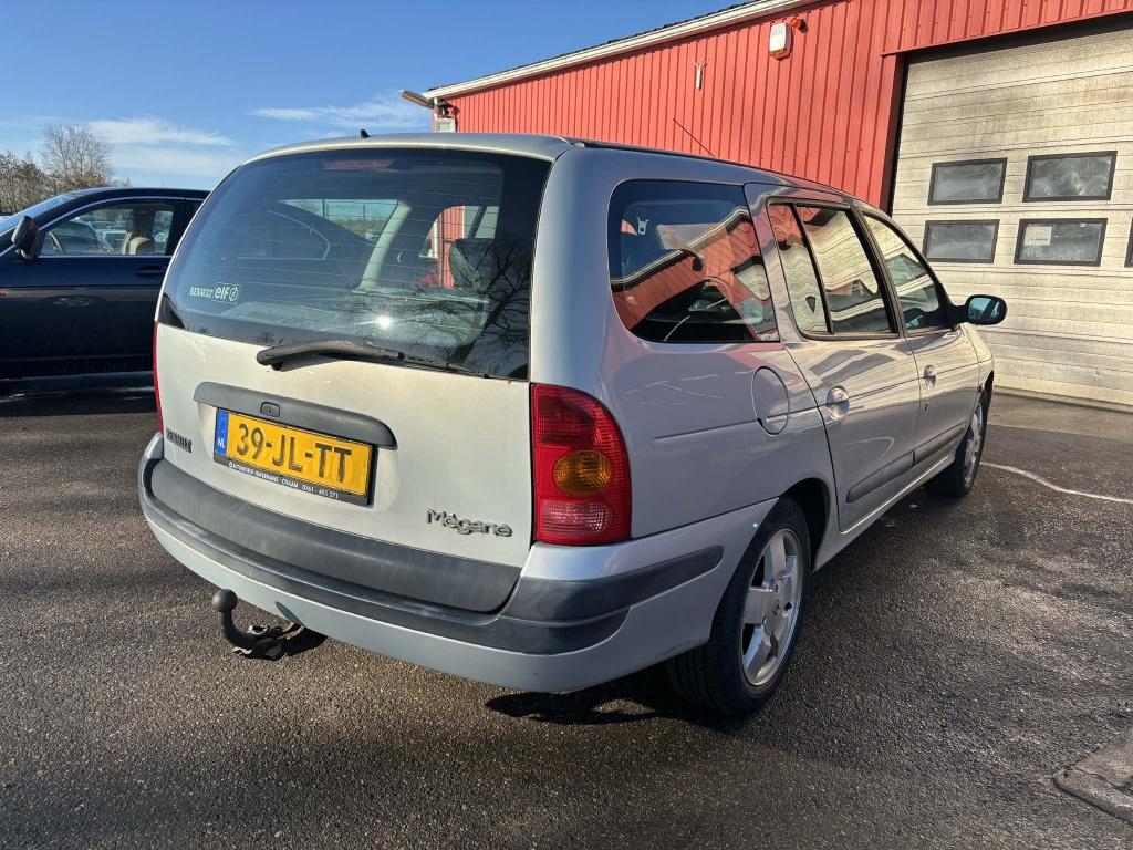 Renault Megane break 1.6-16v dynamique