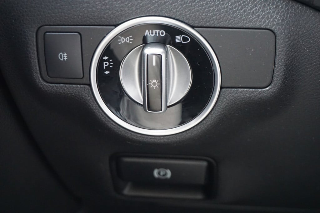 Mercedes-Benz A-Klasse 250 sport airco / navi / carplay / stoelverw. / crui