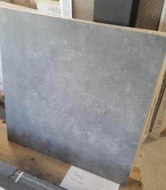 3030-441 ca 3,84m² betonlook antraciet, 80x80, partijprijs