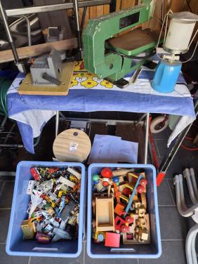 Lego, speelgoed, kleding enz, Rommelroute lewedorp