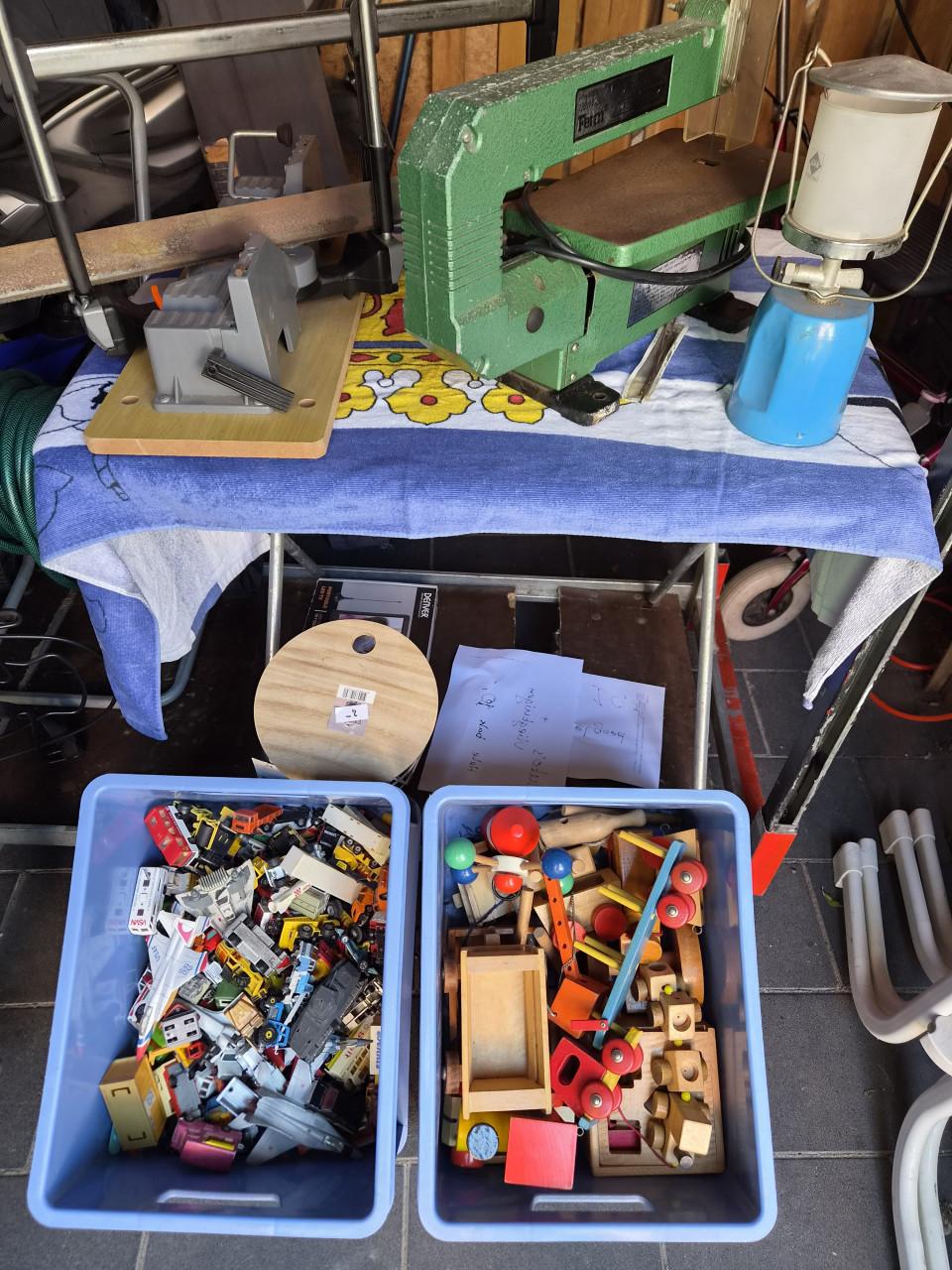 Lego, speelgoed, kleding enz, Rommelroute lewedorp