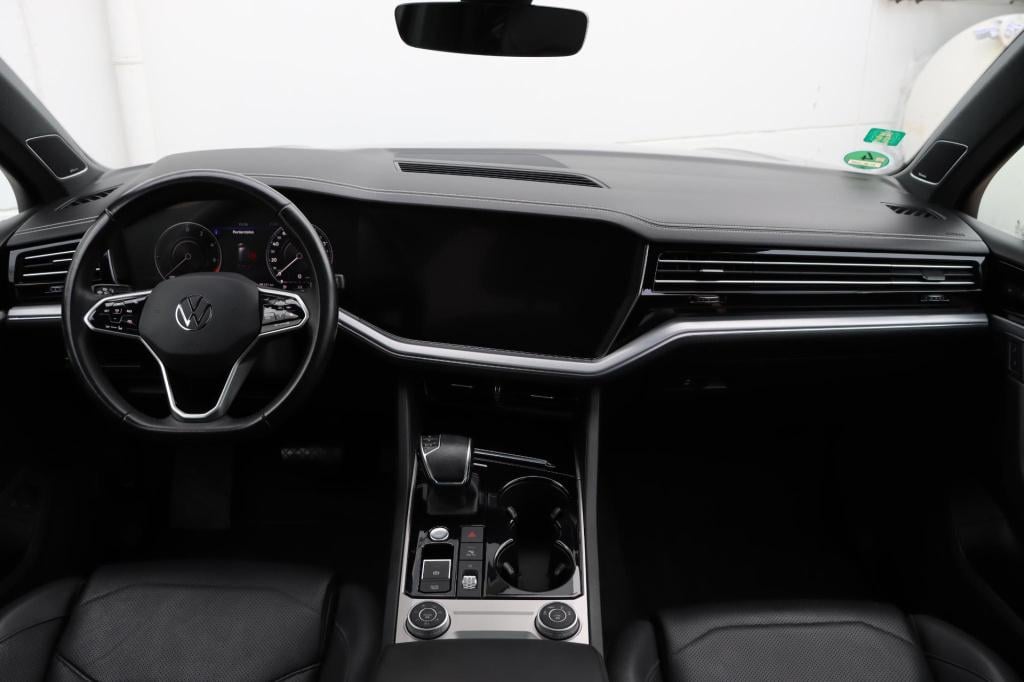 Volkswagen Touareg 3.0 tsi ehybrid 4motion black style 380pk tiptronic | so