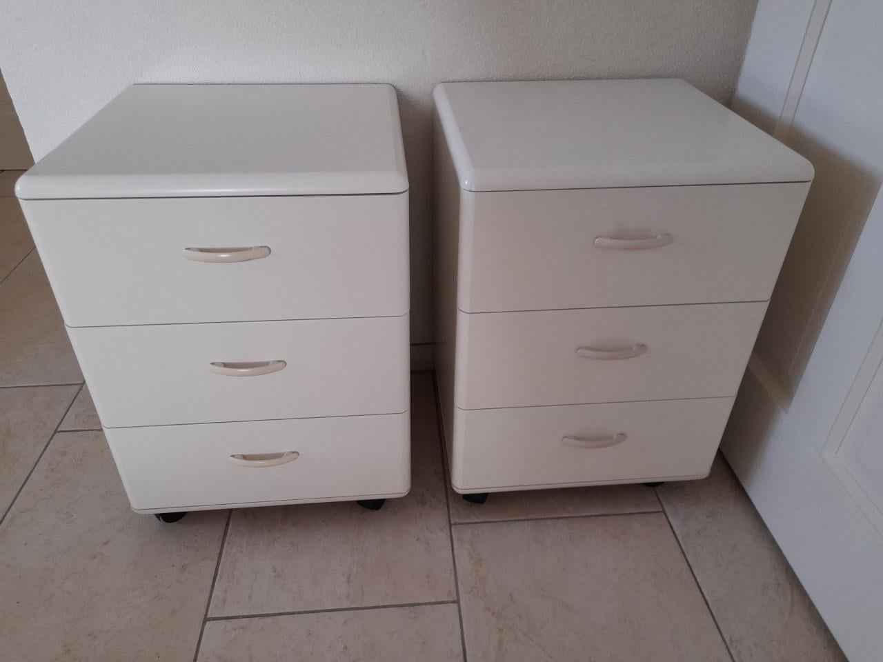 2 x 90 x 200  Deelbaar bed (in goede nette staat )