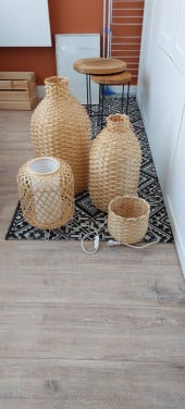 2 bamboe vazen  en lamp en bloempot