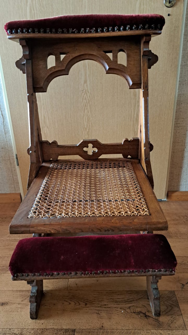 Antiek kersenhouten bidstoelje (opklapbaar)