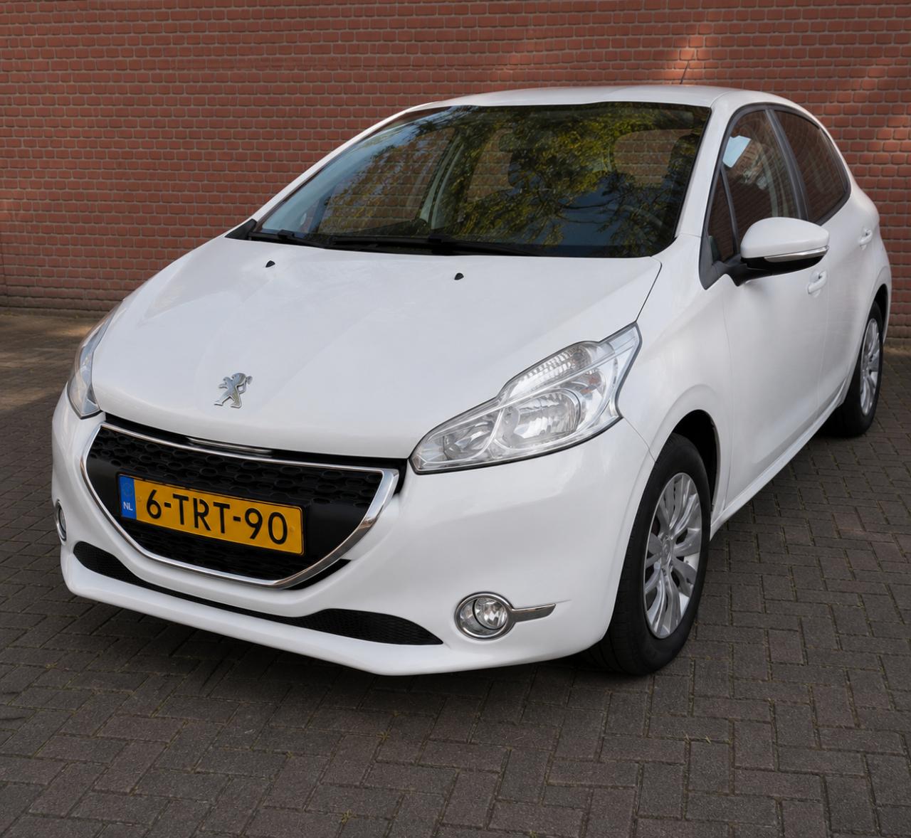 Peugeot 208 WIT zuinige 1.0vti 2014 Airco Cruise Touchscreen