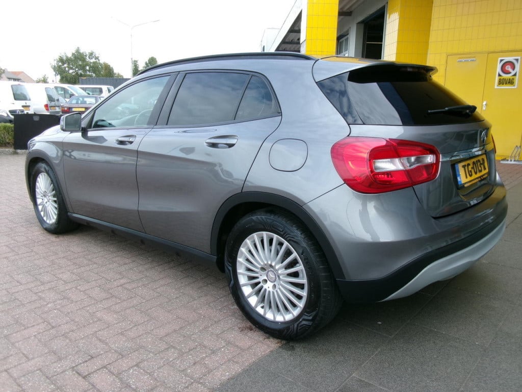 Mercedes-Benz Gla-klasse 200 automaat, cruise.contr., pano, leer, trekhaak