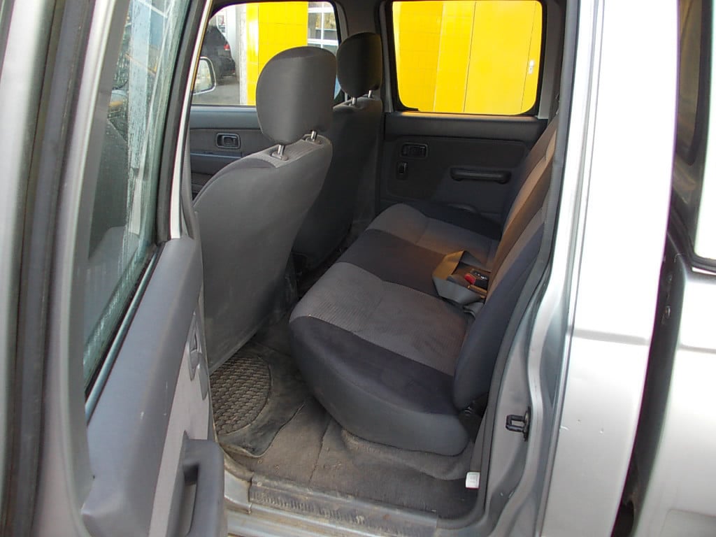 Nissan King-cab pick up (d22) 4x4 dc 5-pers. (navara) lees tekst!!