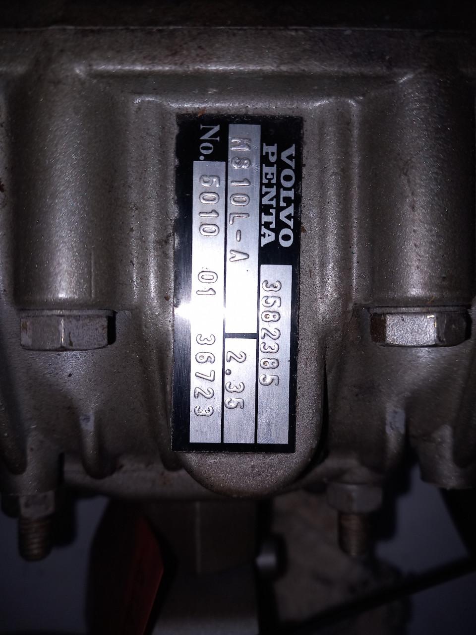 Klapschroef bladen en  keerkoppelingen nieuw en gebruikt