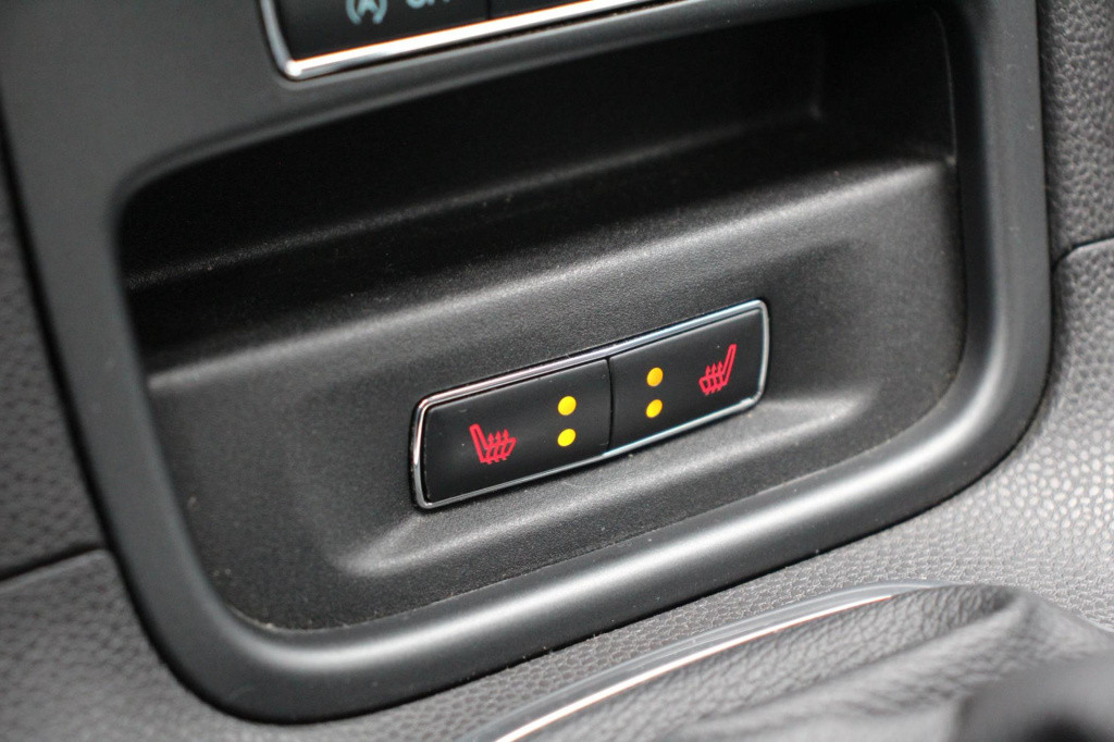 Ford Fiesta 1.0 trend - airco - stoelverwarming - alle doc - 1e eigenaar - 