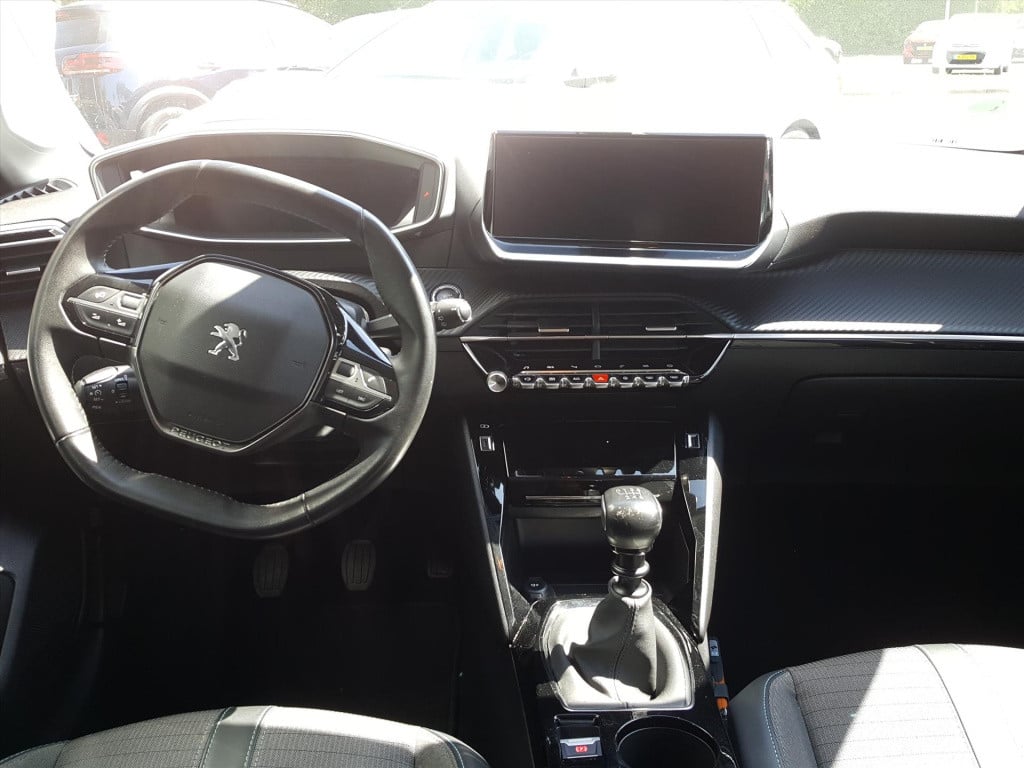 Peugeot 208 allure 1.2 puretech 100pk | 3d-navigatietomtom&bluetooth&dab+ |