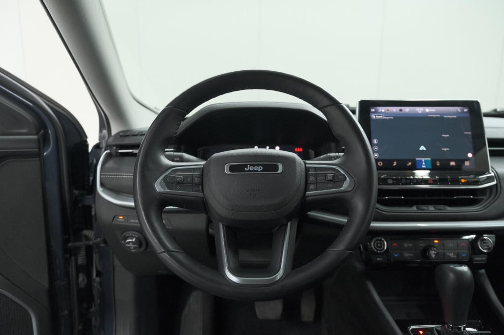 Jeep Compass 4xe 190 plug-in hybrid electric limited | elektrisch panoramad