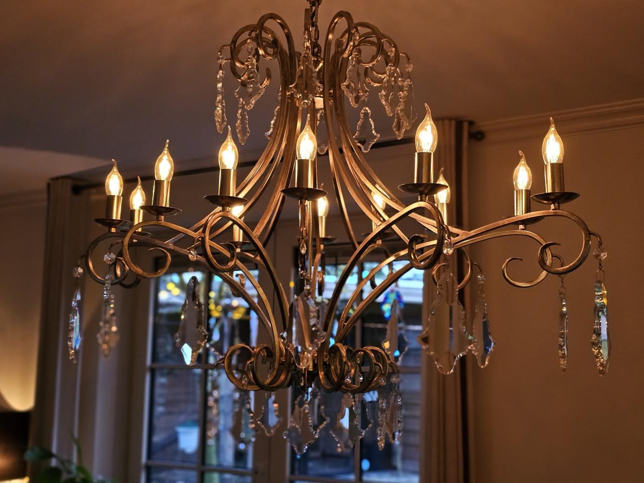 Mooie gezellige kroonluchter 12 armen