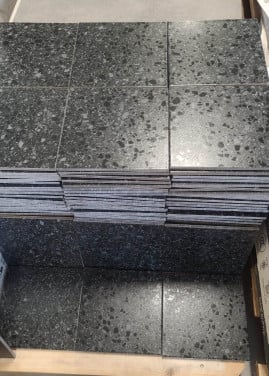 3030-285 Zwarte terrazzolook tegels, 21,6x21,6 cm, van € 59,72 voor