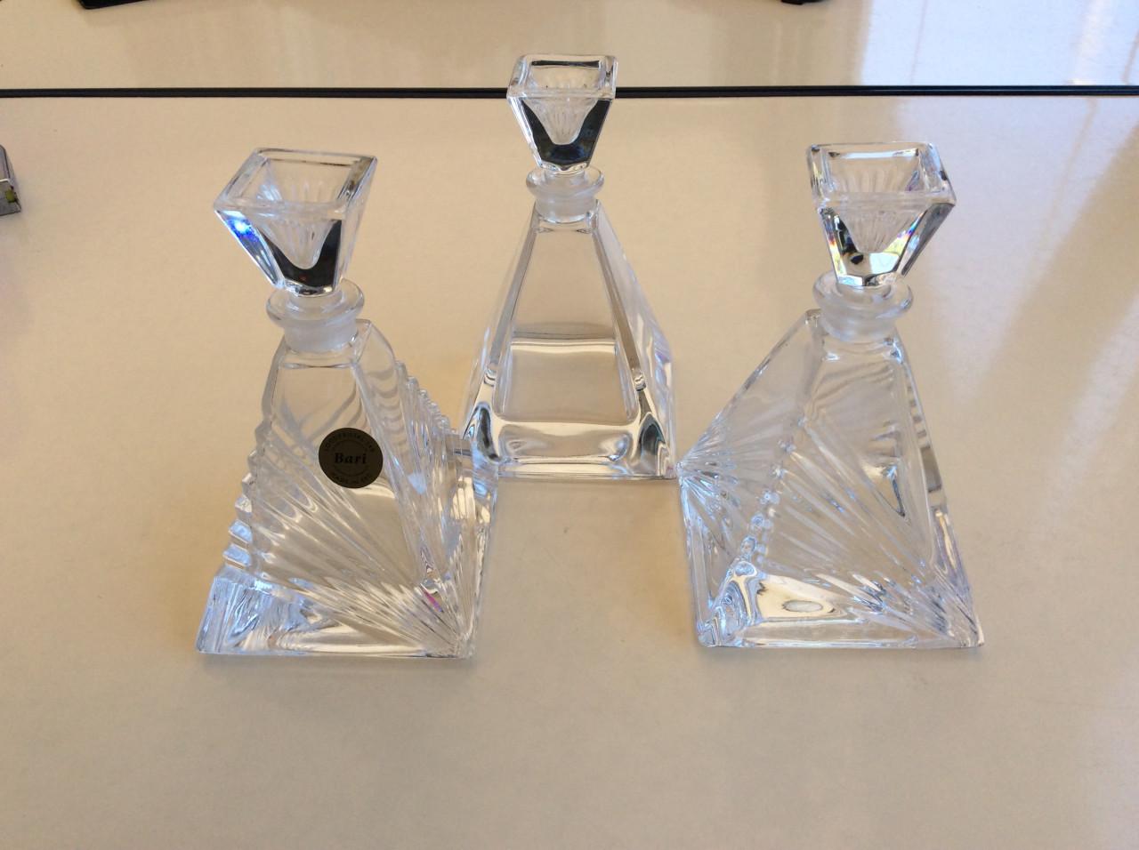 3 Bari 24% loodkristallen karafjes.  Hoogte incl. stop.  13 cm.