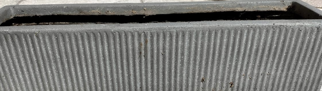 2 bloempotten bloembakken voor in de tuin