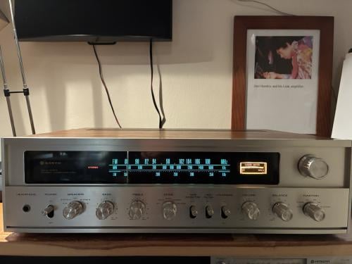 Een perfecte Sanyo tuner/versterker DCX-2500L.