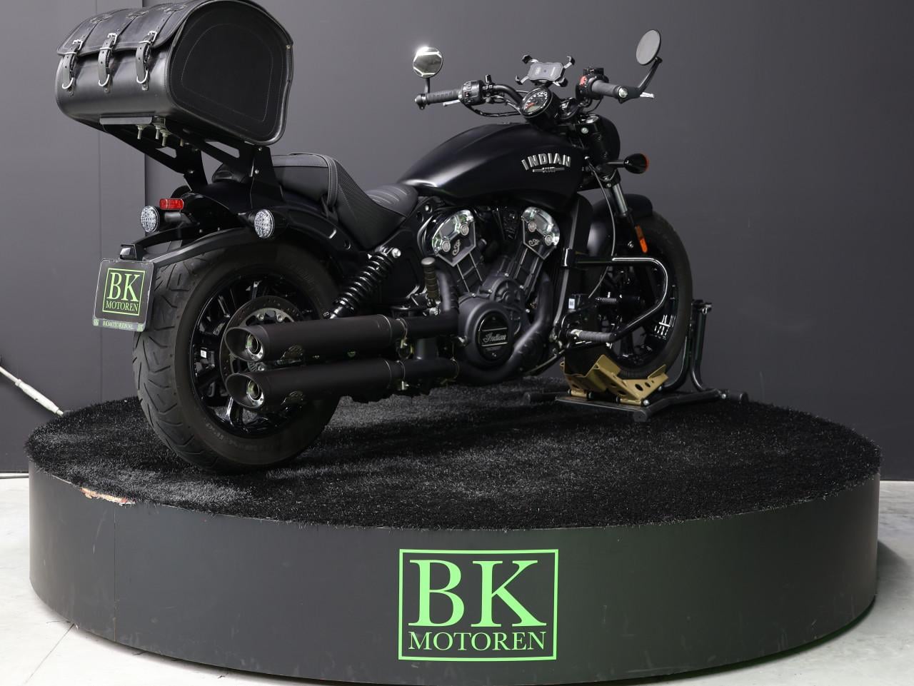 SCOUT BOBBER | Dr. Jekill & Mr. Hyde | BTW Motor